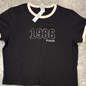Black 1986 crop graphic Tee